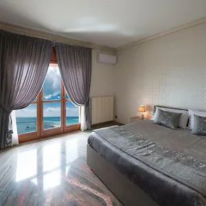 Domus Aurea Bed & Breakfast