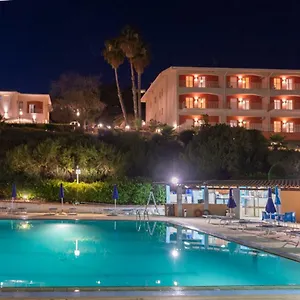 Isabella Apartahotel